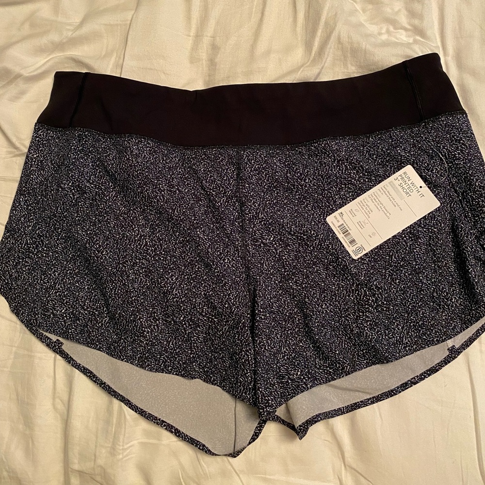 Athleta run with it short